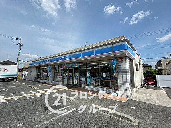 ローソン上牧町桜ヶ丘店 徒歩6分。 470m