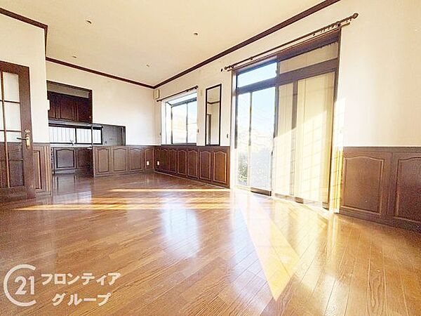 オープンな空間が、広々とした印象を与えます。家族団らんの時間をゆったりと過ごせます！