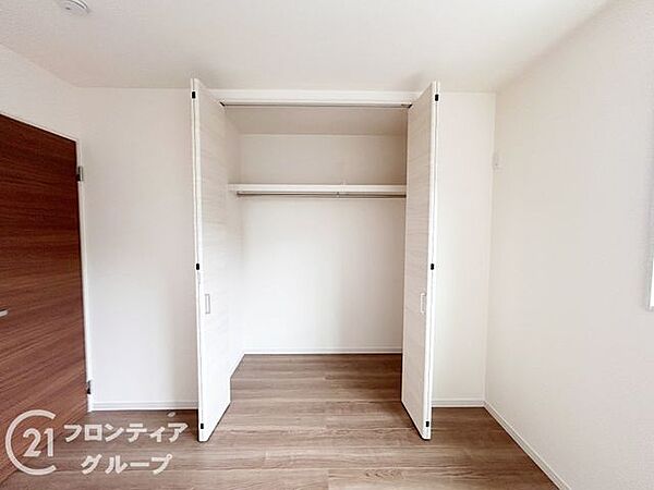 各室に収納スペ―スがありますのでお部屋スッキリ片付きますね