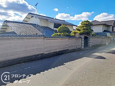 外観:しっかりとした造りの外観は、安心感を与える堅牢なデザインです。長く住み続けられる住まいです。二上山を一望できるロケーション 外観:しっかりとした造りの外観は、安心感を与える堅牢なデザインです。長く住み続けられる住まいです。二上山を一望できるロケーション