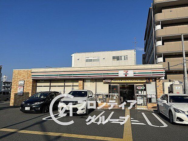 セブンイレブン奈良大宮町1丁目店 徒歩4分。 280m