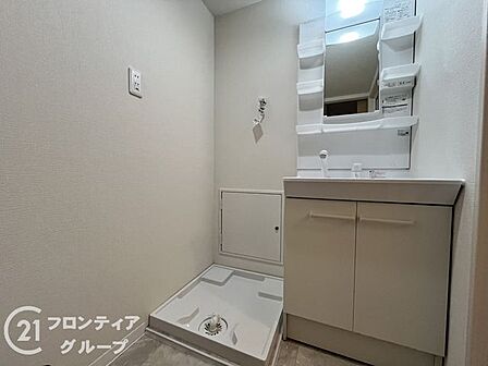 スタイリッシュな洗面所は、毎日の身支度が楽しくなるだけでなく、機能性も高く使いやすいデザインです!