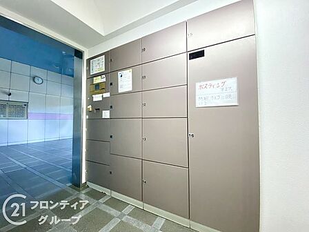 24時間いつでも荷物を受け取れるので、忙しい方にも便利な宅配BOX!家族全員が外出していても、荷物を受け取れるので安心です!