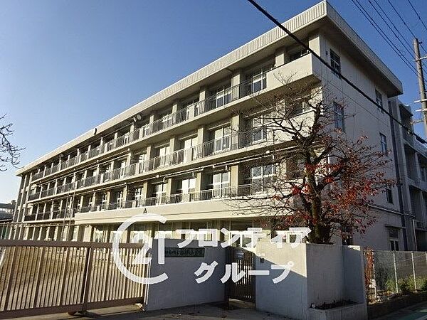 大和高田市立高田小学校 徒歩10分。 760m