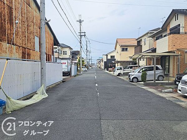 駐車場完備で、車をお持ちの方も安心して利用できる便利で快適な環境が整っており、日常の移動がスムーズです！