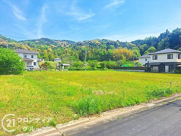 現地写真更新！現地の説明はもちろん、モデルハウスご見学も可能！同社施工物件をご見学していただきますので、実際に使用される設備やお家の雰囲気などをご確認ください