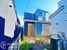 外観：周辺は閑静な住宅街で、とても静かな毎日が送れそうですね！道幅も適度にあるため、お車での外出時や離合の際もスムーズに運転ができるのが魅力です。穏やかな光が差し込む健やかな暮らしが叶いますね！