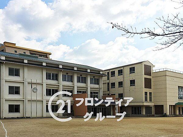 奈良市立椿井小学校 徒歩10分。 750m