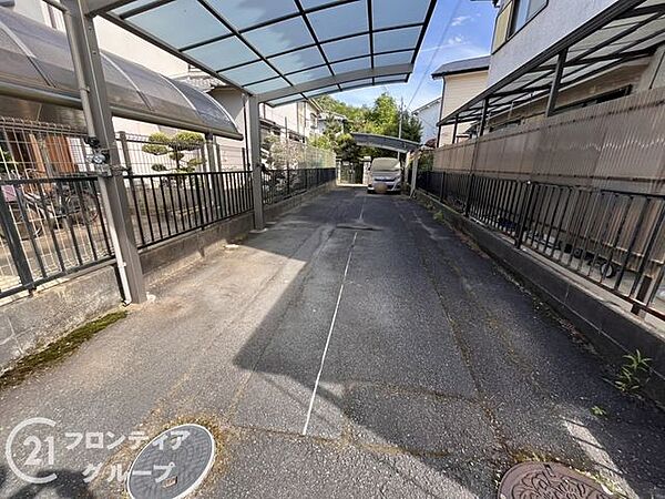 駐車場完備で、車をお持ちの方も安心して利用できる便利で快適な環境が整っており、日常の移動がスムーズです！