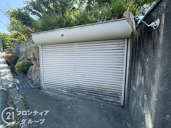 安全性を考慮した設計の駐車場で、安心して利用できます。