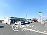 周辺：ファミリーマート天理柳本店 徒歩13分。 990m