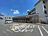 周辺：セブンイレブン大和高田三倉堂南店 徒歩19分。 1490m