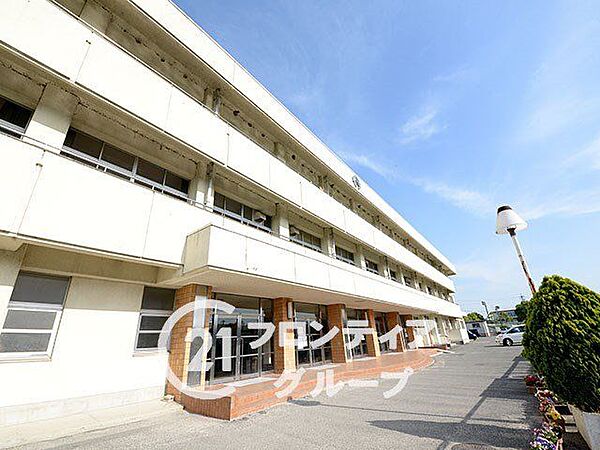 生駒市立大瀬中学校 徒歩22分。 1700m
