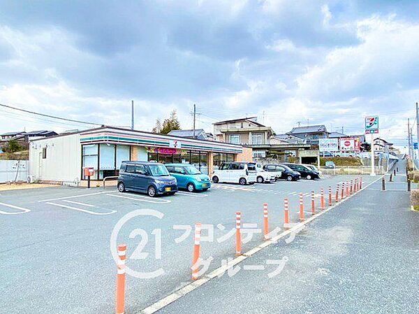 セブンイレブン香芝北今市店 徒歩8分。 640m
