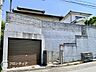 外観：しっかりとした造りの外観は、安心感を与える堅牢なデザインです。長く住み続けられる住まいです。
