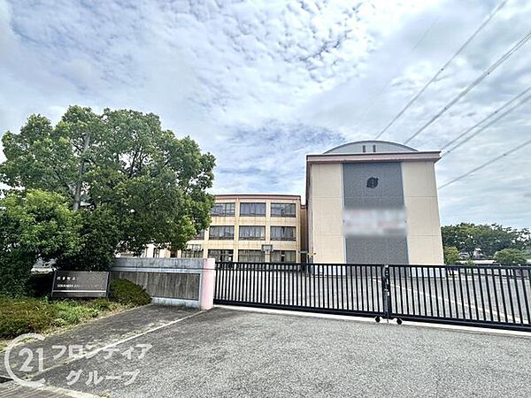 精華町立精華西中学校 徒歩16分。 1260m