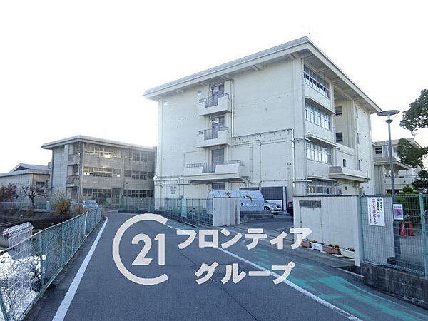 大和高田市立片塩小学校 徒歩8分。 630m
