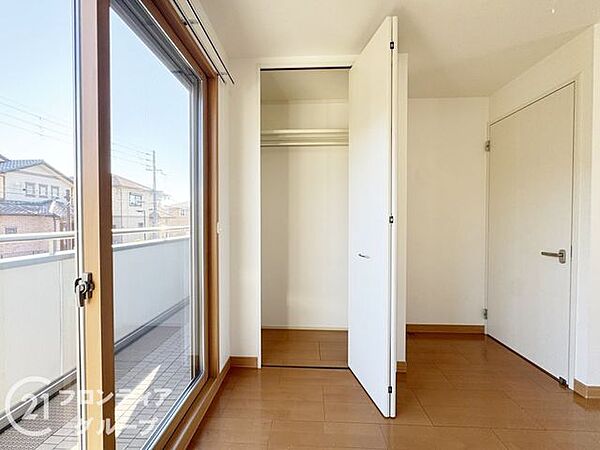 マイホームは一生に一度の大きな買い物だからこそ、納得いくまで情報を集めてほしいと思います。疑問はどんどんスタッフにぶつけてください