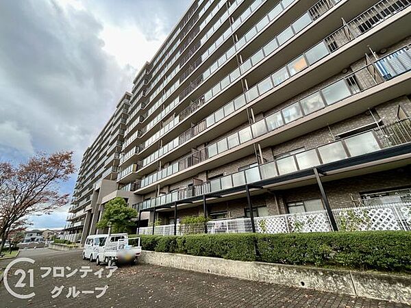 はじめてのマイホーム購入は、わからないことだらけで当然です。資金計画から物件選びまで、順を追ってスタッフが一緒に考えていきます