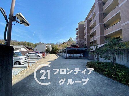 エリアの特性や周辺環境についての情報提供も行っています。物件だけでなく、地域の暮らしやすさも含めてご確認いただけます