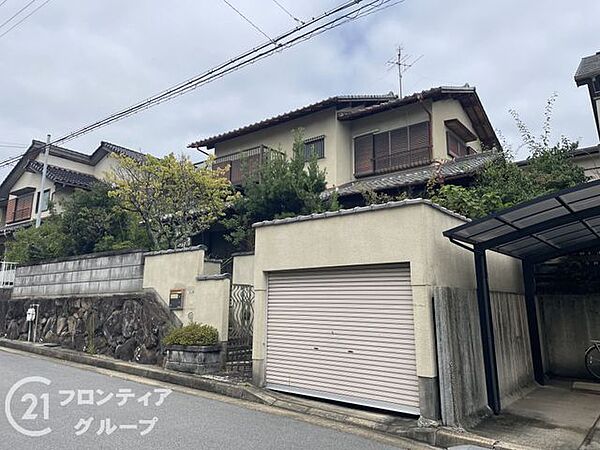 エリアの特性や周辺環境についての情報提供も行っています。物件だけでなく、地域の暮らしやすさも含めてご確認いただけます。