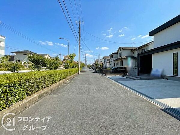 住まい選びは、価格や立地だけでなく、将来の暮らし方まで含めて考えることが大切です。今の段階で気になっていることを、まずスタッフに話してみてください