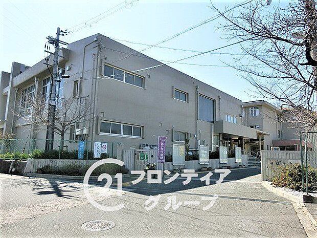 京田辺市立田辺中学校 徒歩21分。 1650m