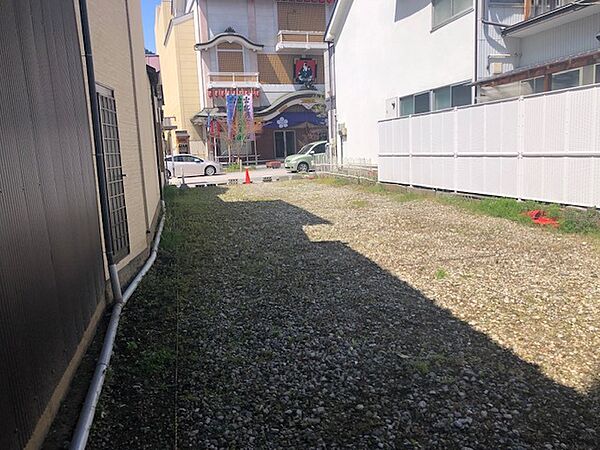 西側には、中央通りをはさんで、北野文芸座があります。
