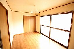 ヨコザワヒルズ８ 201 2階2DKのリビング/ダイニング