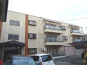 摂津富田駅より徒歩19分 築34年6ヶ月 3階建の賃貸物件