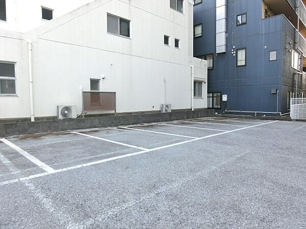 画像8:駐車場も近隣でお探しします。