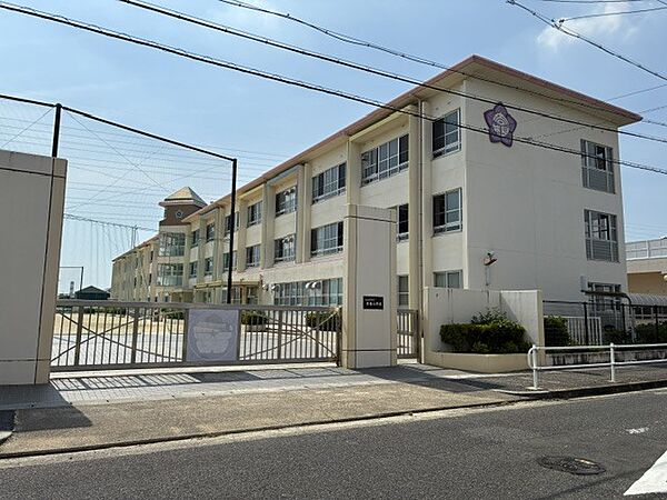 吉根小学校…現地より約480ｍ