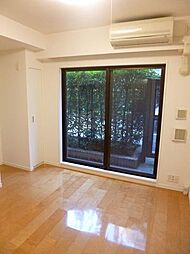 東京メトロ千代田線 代々木公園駅 徒歩4分の賃貸マンション 5階1LDKのリビング/ダイニング