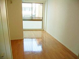 東急田園都市線 三軒茶屋駅 徒歩15分の賃貸マンション 5階1Kのリビング/ダイニング