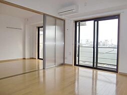 パルーテ 102 1階2LDKのリビング/ダイニング