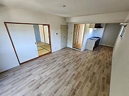 パープルツイン園田 4階3LDKのリビング/ダイニング