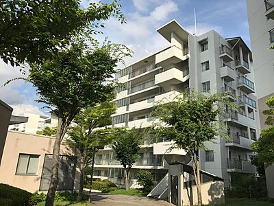 外観:緑豊かな木津川台住宅地に位置しています♪ 外観:緑豊かな木津川台住宅地に位置しています♪