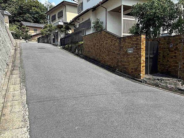 若草中学校まで約300ｍ