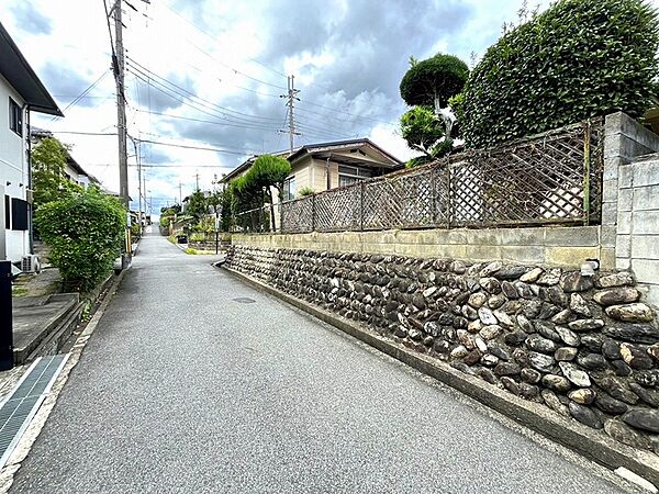 住宅が立ち並ぶ穏やかな街並み。落ち着いた環境で新しい暮らしを始めませんか。