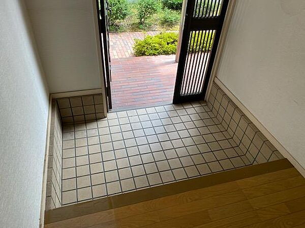 玄関を拡大表示
