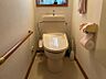 トイレ：【トイレ】各階トイレ付きです。どの居室で過ごしていても、階を移動せずに利用できるため便利です。