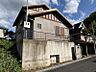 外観：第一種低層住居専用地域に位置しており、落ち着いた環境で穏やかな生活を送ることができます。