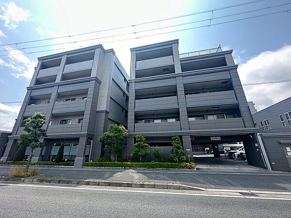 2008年8月建築のマンションです。大和八木駅徒歩15分の立地です。