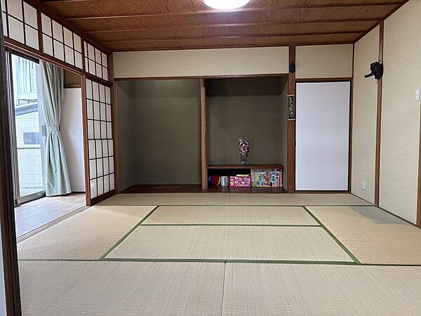 1階の和室8帖