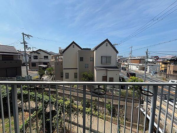 天気の良い日には、気持ちの良い青空を楽しめます。