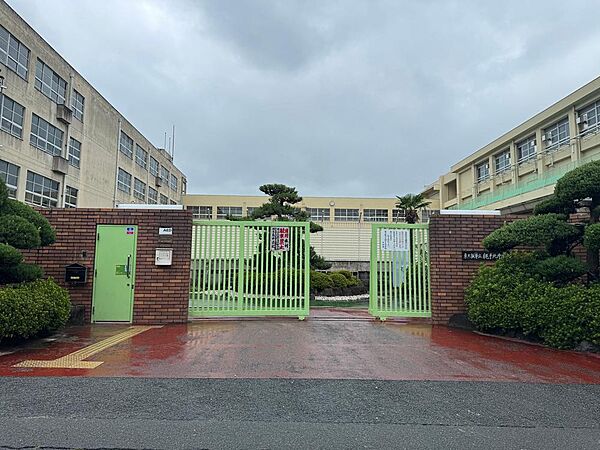 東大阪市立縄手北中学校まで911m