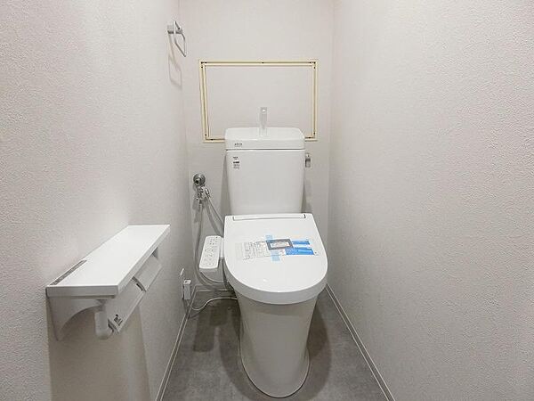 ◆白色で統一されたシンプルなデザインのトイレとなっています！