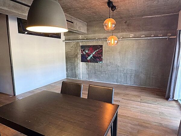 広いリビングは家族が自然と集まる居心地の良い空間♪（一部AIによる家具消しをおこなっています）