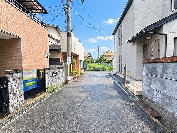 閑静な住宅街に佇む、日当たり良好な物件です。落ち着いた住環境で、穏やかな暮らしを叶えませんか。