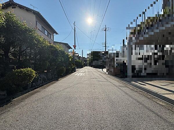 北側前面通路